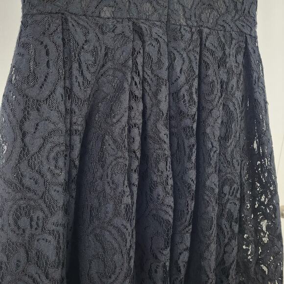 Bardot Lace Fit and Flare Sleeveless V Neck Floral Flirty Midi Dress | US 8 - Picture 7 of 9